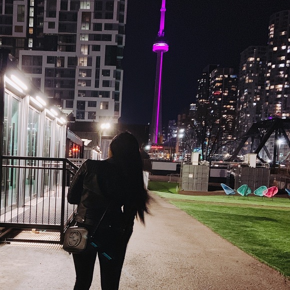 Meet your Posher, El - Picture 1 of 1